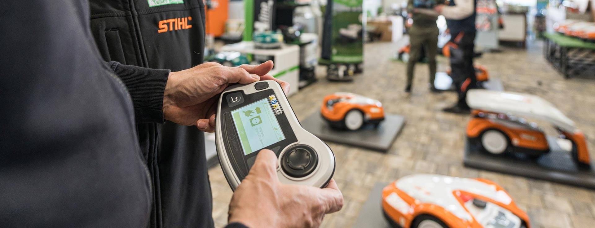 robot-taglia-rasa-erba-stihl-como-monza-brianza-29