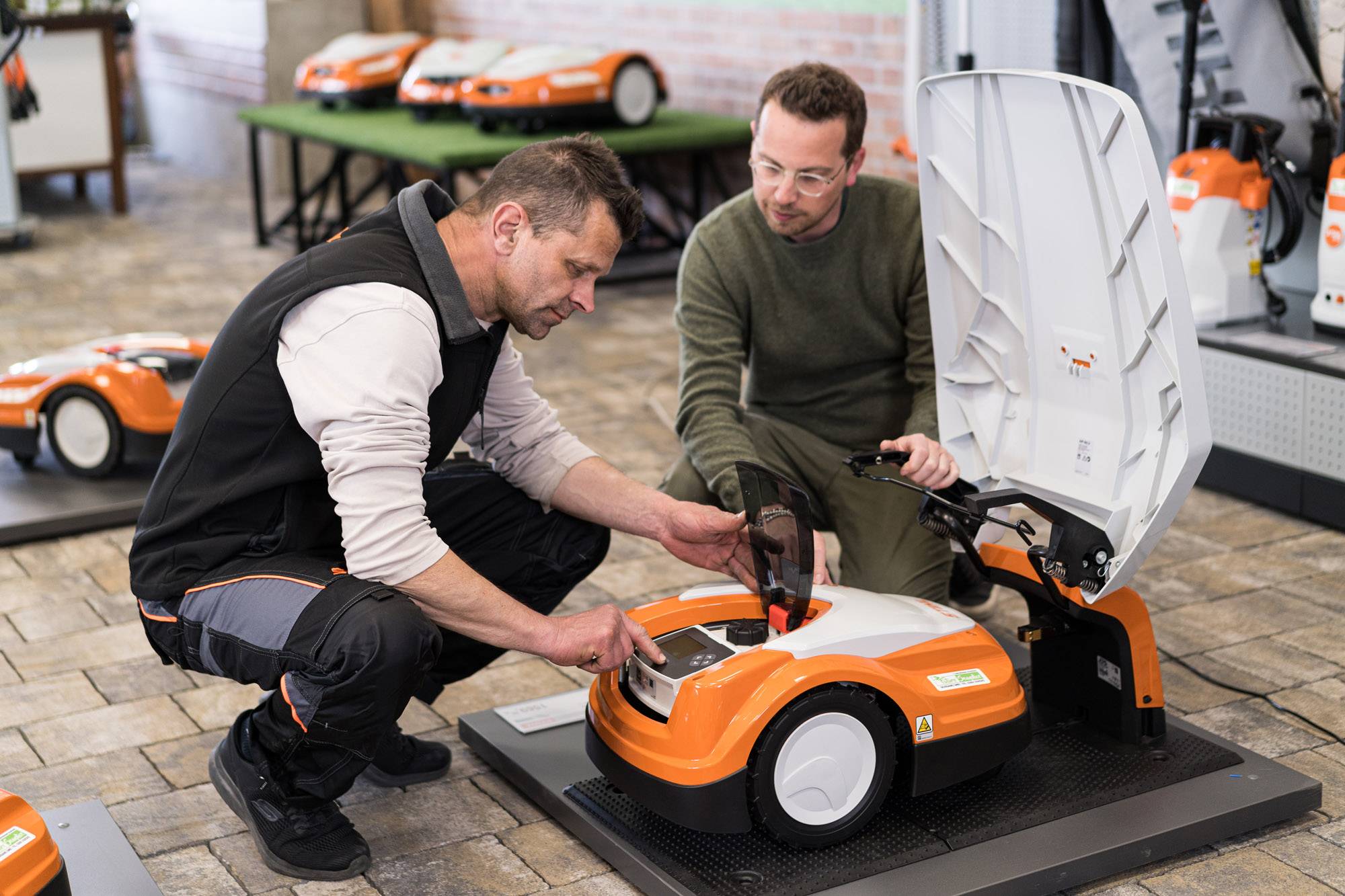 robot-taglia-rasa-erba-como-monza-brianza-06