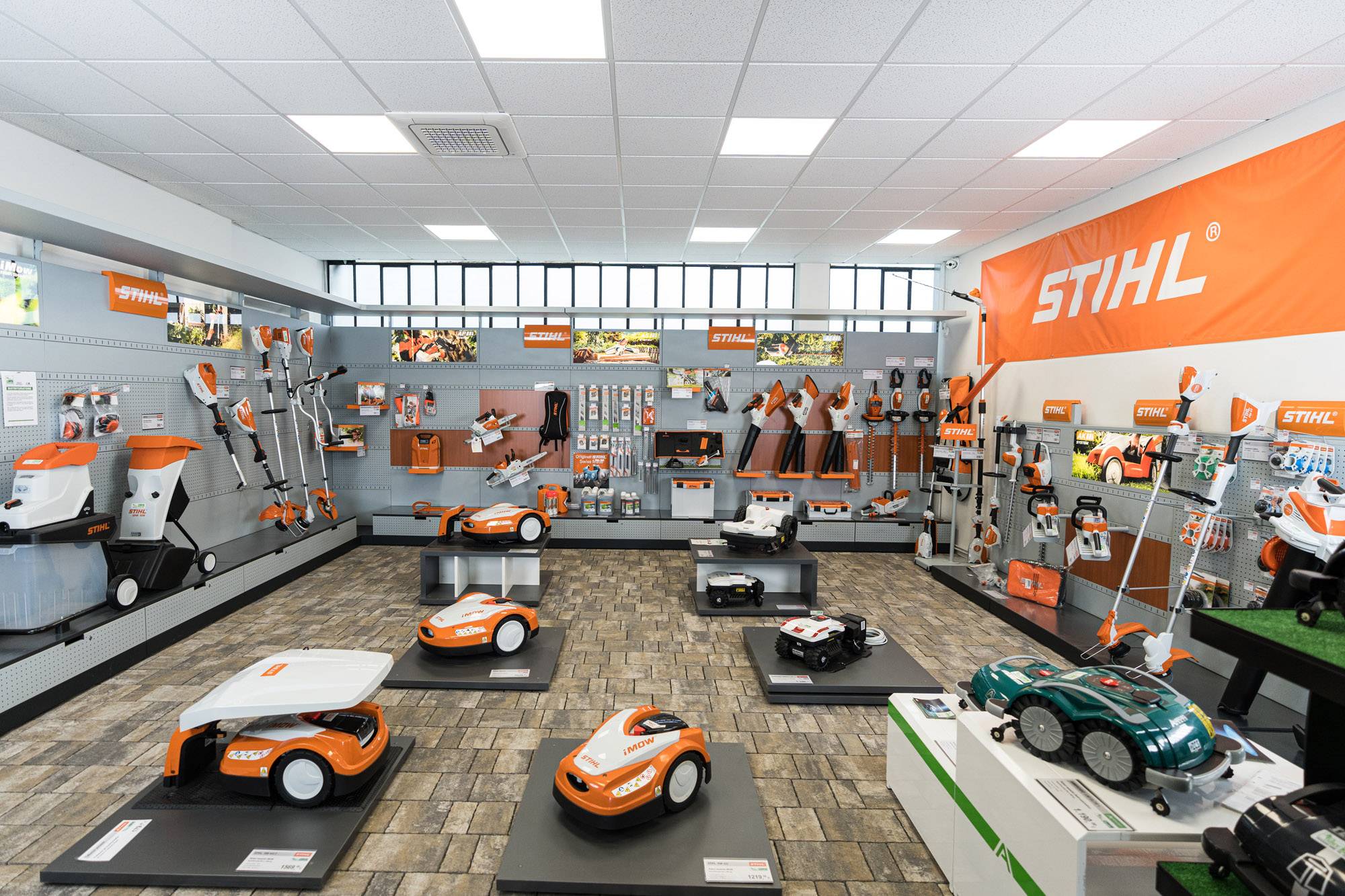 futuro-semplice-giussano-robot-giardinaggio-01