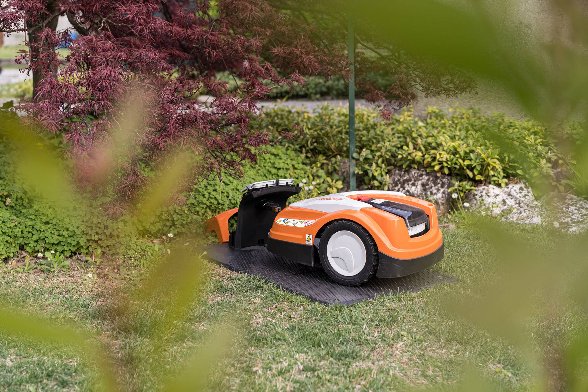 installazione-robot-taglia-rasa-erba-como-monza-brianza-15