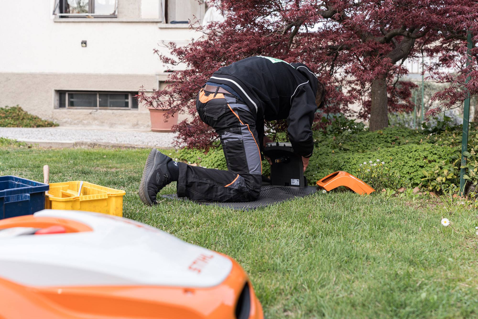 installazione-robot-taglia-rasa-erba-como-monza-brianza-02