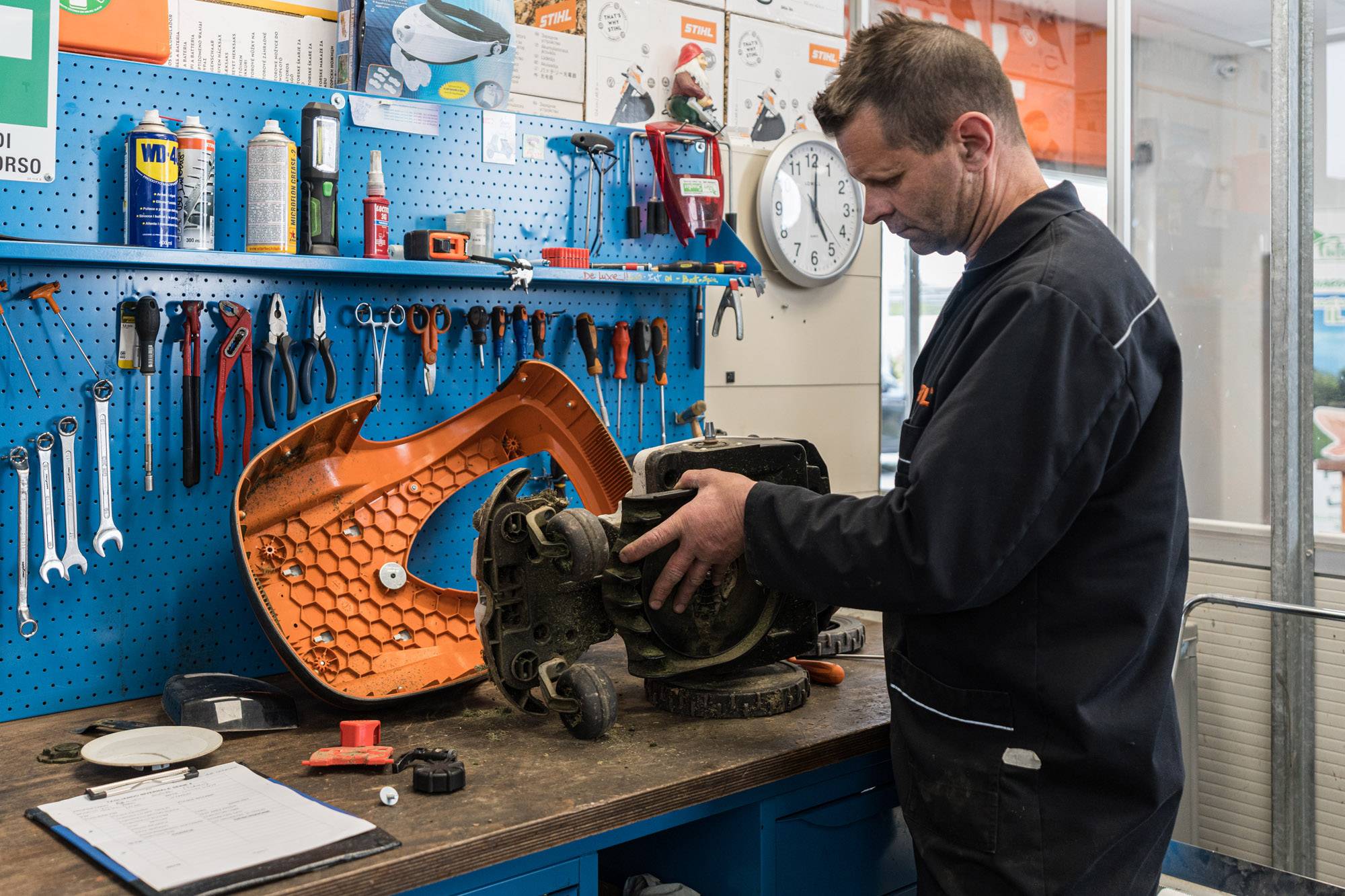 assistenza-riparazione-robot-taglia-rasa-erba-como-monza-brianza-05