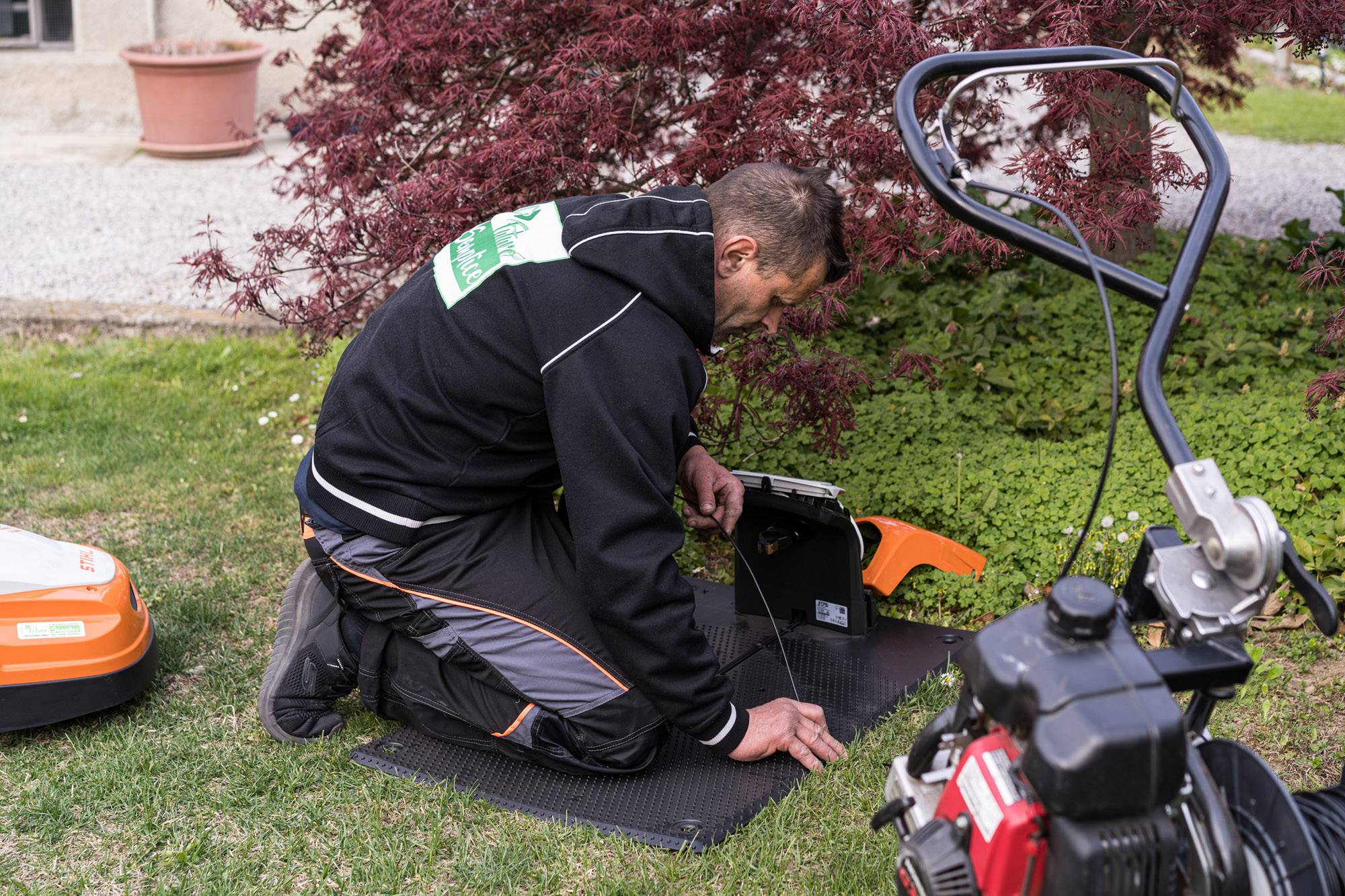 installazione-robot-taglia-rasa-erba-como-monza-brianza-12