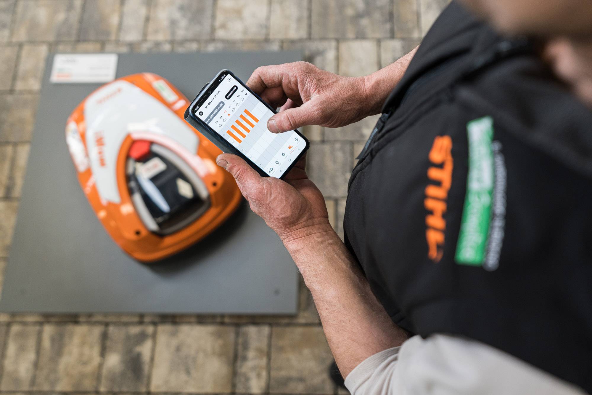 robot-taglia-erba-app-assistenza-como-monza-brianza-2