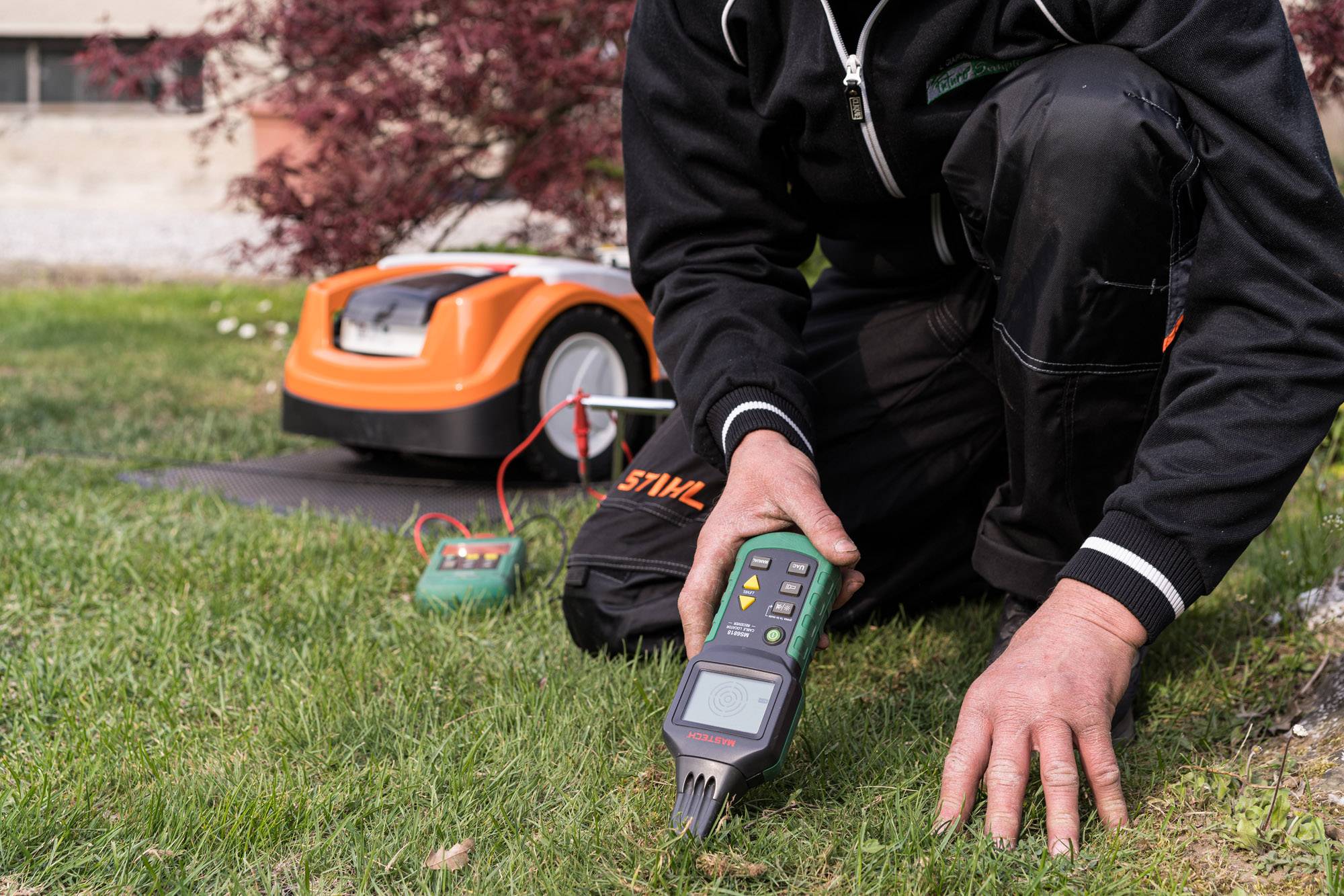 installazione-robot-taglia-rasa-erba-como-monza-brianza-18