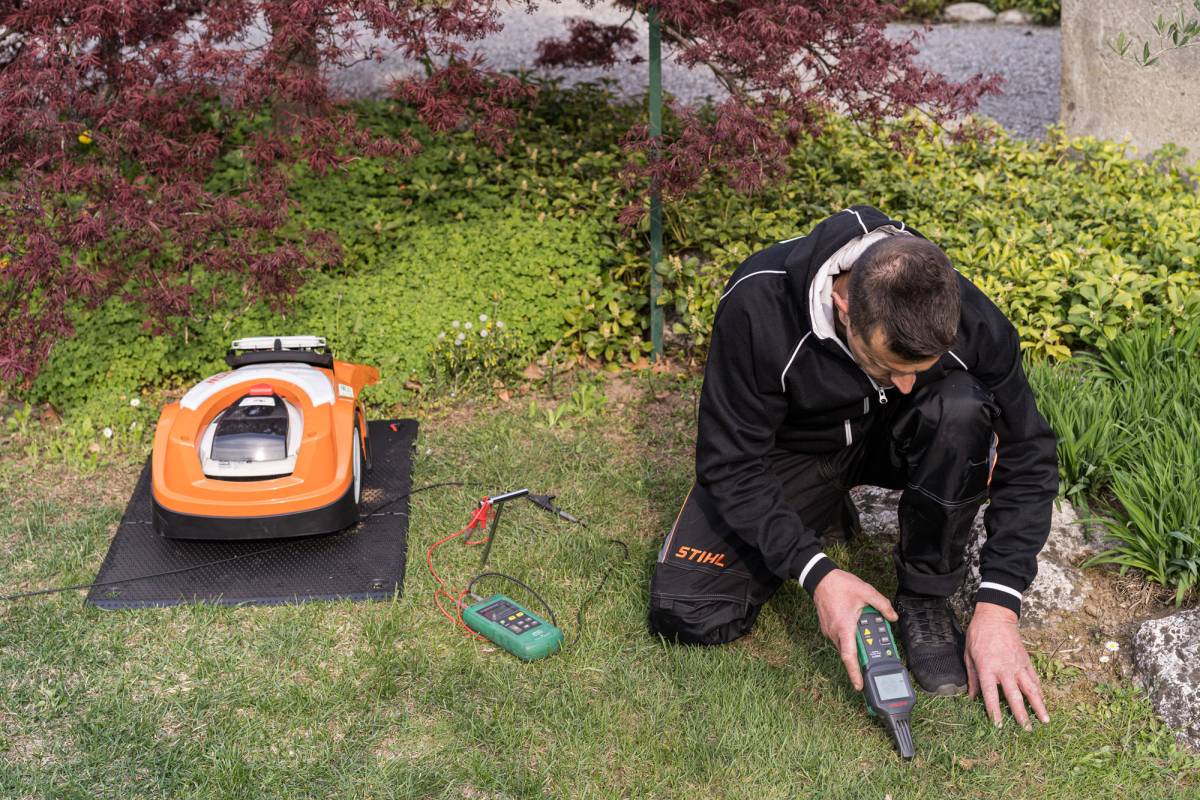installazione-robot-taglia-rasa-erba-como-monza-brianza-17